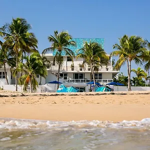 Guest house Numero Uno Beach House, San Juan